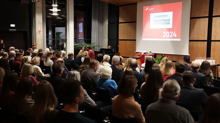 Mehr als 430 Stipendien in 14 Jahren | Rekord: 2024 verleiht die Universität Vechta 41 Deutschlandstipendien an Studierende  