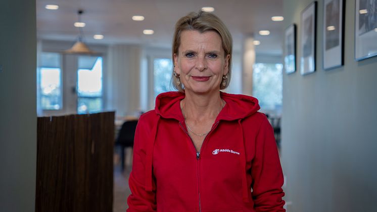 Åsa_Regner_Rädda barnen-hoodie framifrån.jpg