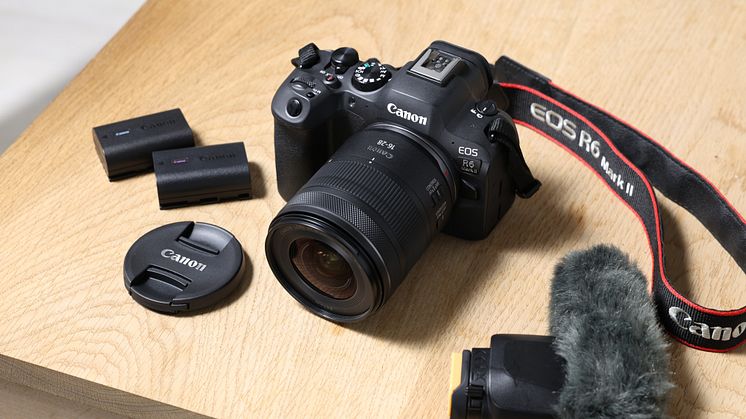 RF 16–28MM F2.8 IS STM_EOS R6 Mark II_Accessories_R5_B2737_Ambient.jpg