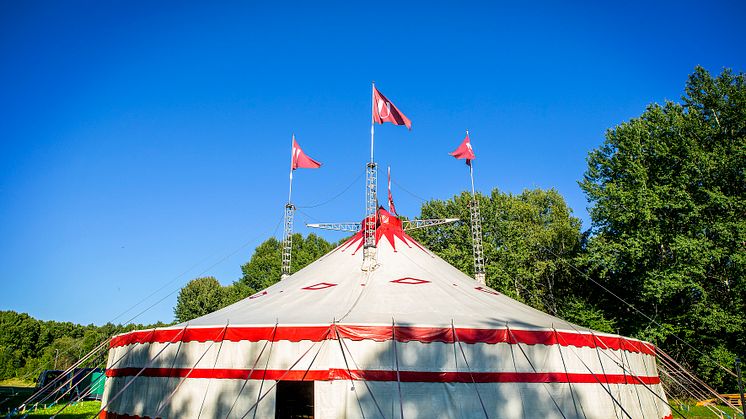 Teatertältet i Gottsunda liggande_foto Maria Lilja.jpg