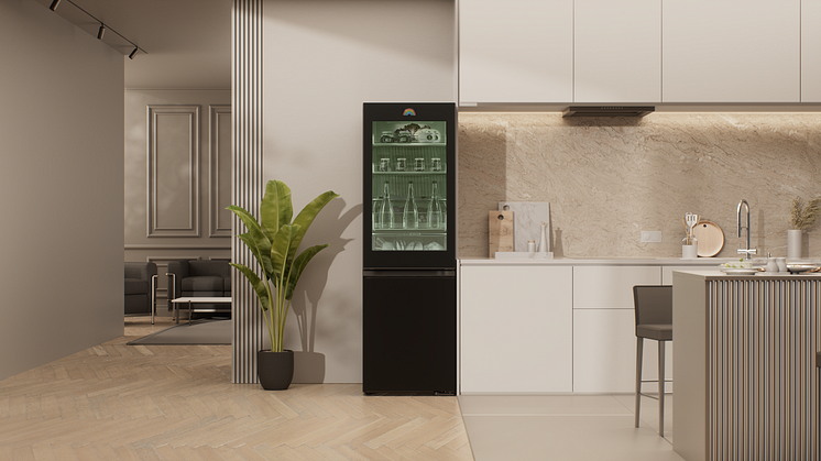 M-VB_InstaView_Lifestyle_Black_7000x3500.png