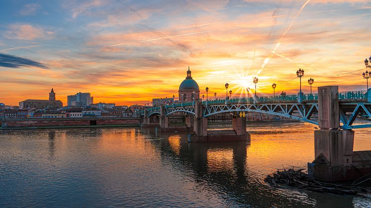 France-Toulouse-Garonne-river-1194747022-full.jpg