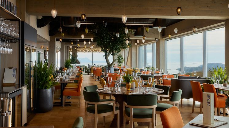 Restaurant ATTME på Wood Hotel Bodø bjuder på både en kulinarisk resa och en fantastisk utsikt.