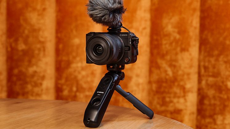 R50_Ambient_Camera_Remote_Tripod_Microphone_622232.jpg
