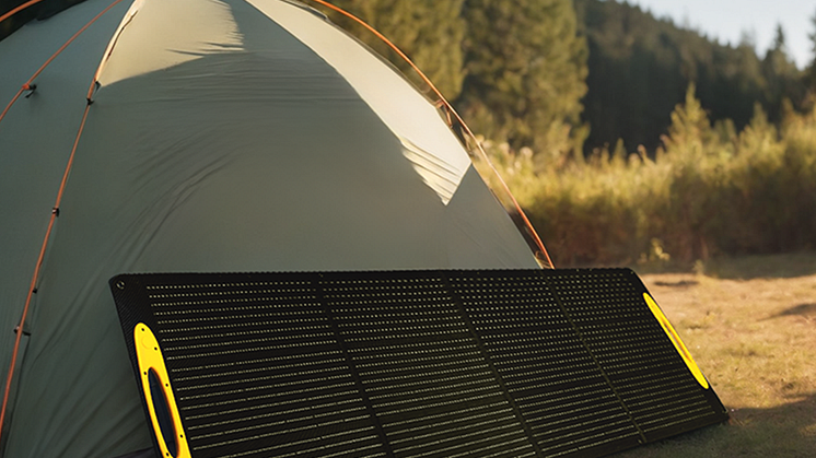 Aqiila_Solarpanel_Tent