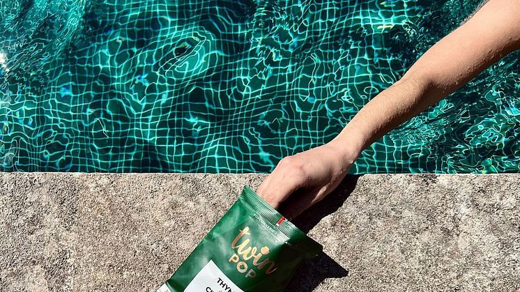 Popcorn-Timjan-citron-Pool-Lifestyle-TwinPop-snacks-Beriksson.jpg