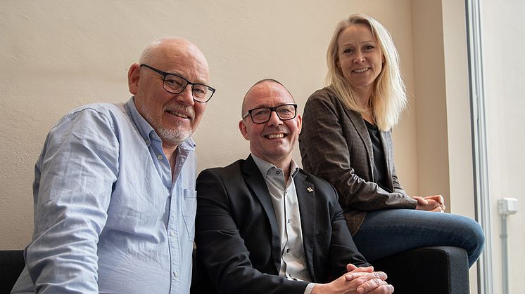 Sven Wadman (Mittuniversitetet), Matts Nyman (BizMaker) och Åse Angland Lindvall (Peak Innovation) ser fram emot att utöka samarbetet mellan organisationerna. 