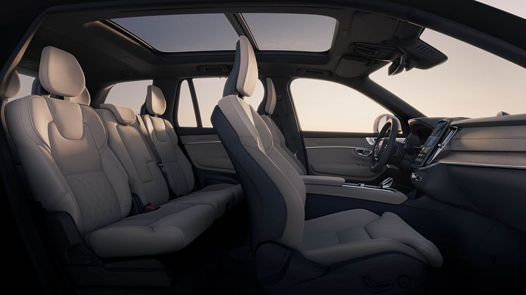 New_Volvo_XC90_Interiors.jpg
