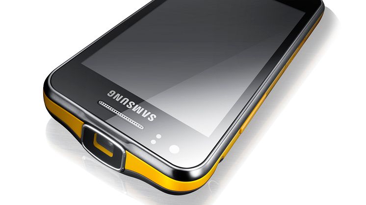 Samla vännerna och följ fotbolls-EM: Samsungs projektormobil Galaxy Beam nu i butik