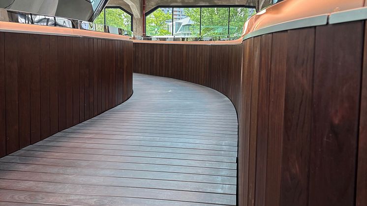 Kebony-Holztreppe im FENIX Museum: Nachhaltige Architektur, doppelte Helix, Design von MAD Architects in Rotterdam