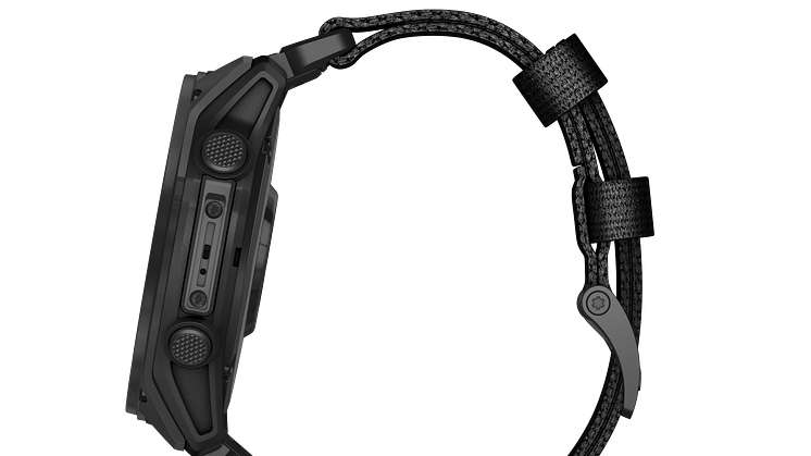 010-03406-01_07_tactix8_51mm_AMOLED_nylon_HR_left.png