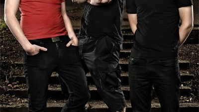 Melodiös punkrock med sång på skånska