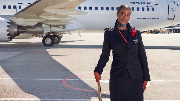 Cabin crew vid flygplan.jpg