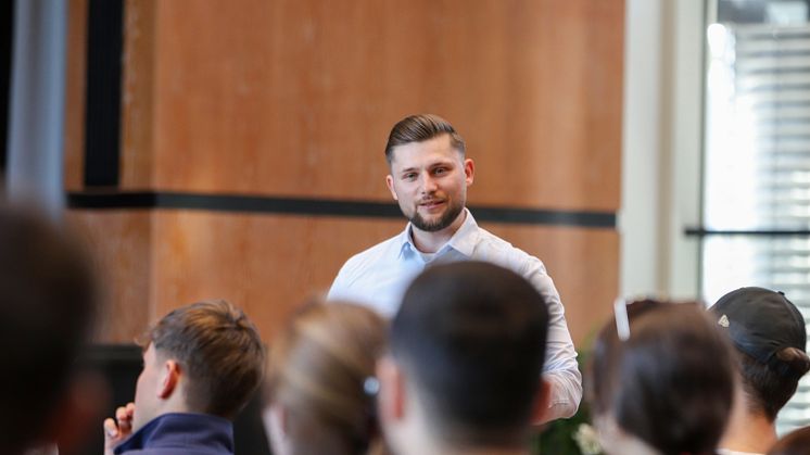 Handelslehranstalten Lohne zu Besuch an der Universität Vechta – Wirtschaftsstudium zum Anfassen und mit Turbo-Effekt
