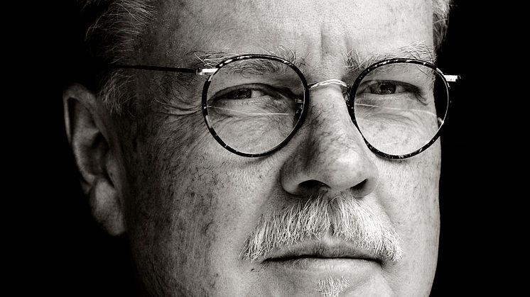 Magister Wiehe har bytt ut pekpinnen mot rottingen