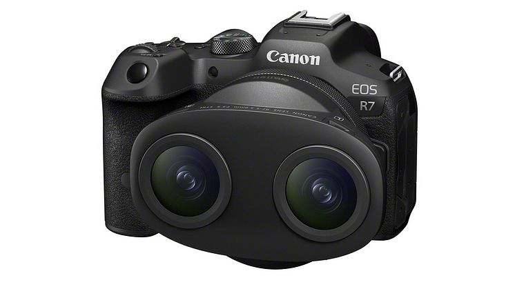 Canon RF-S 3.9mm F3.5 STM DUAL FISHEYE_with_EOS R7_Slant_Extra.jpg