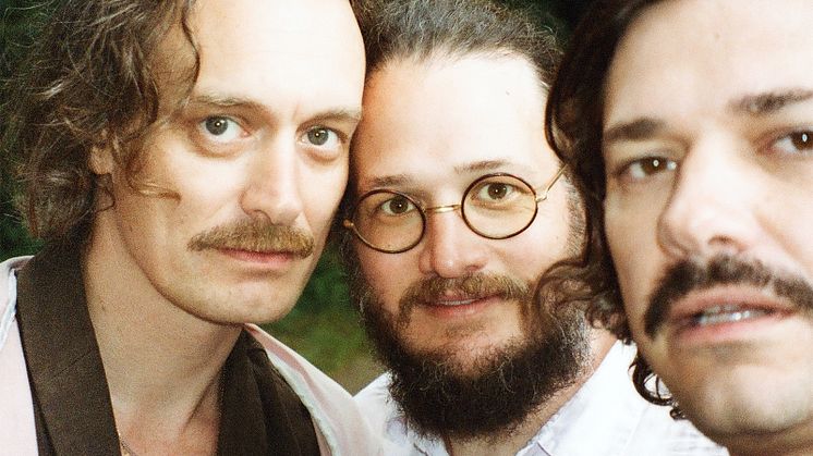 Efterklang-3-selfie.jpg