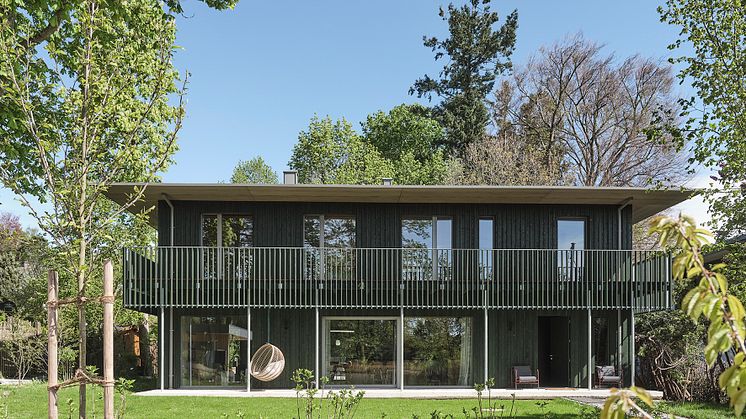 Haus AZ von Sascha Arnold_Außenansicht_15cm.jpg