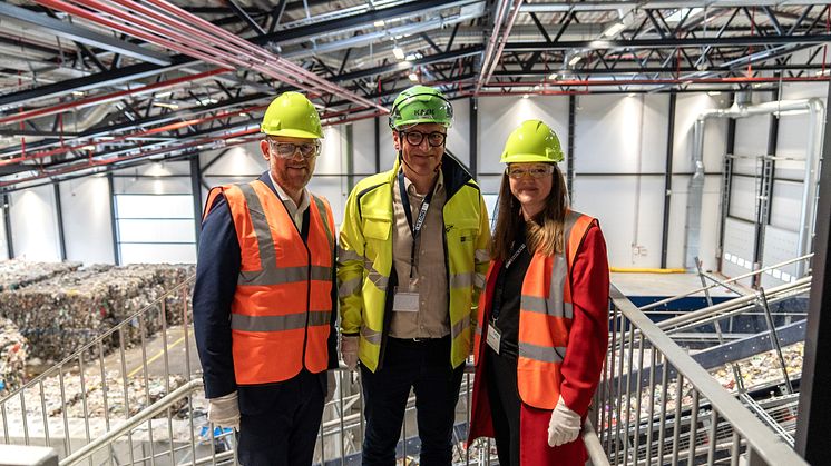 Left to right: Esbjerg's Mayor, Jesper Frost Rasmussen, Plant Director Lars H. Kristensen and Marianne Bigum, Member of the Danish Parliament