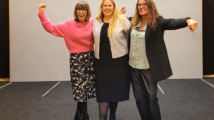 Petra Brylander VD på Malmö Stadsteater flankeras av Lotta Lundgren och Lone Lindström från Drömmarnas hus.