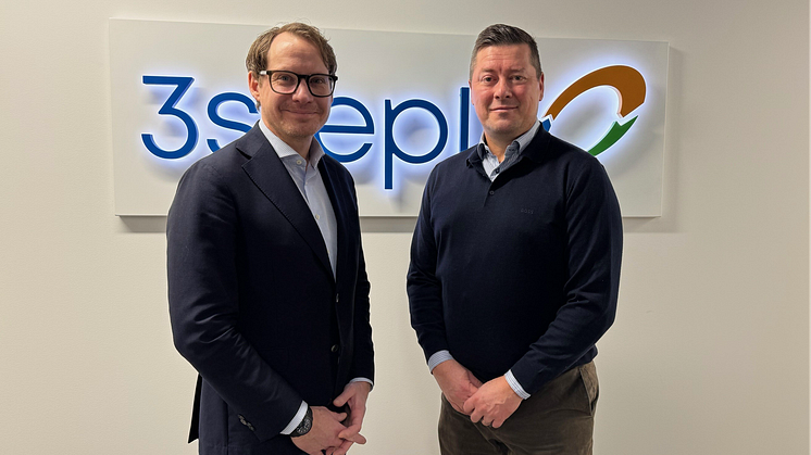 På billedet ses til venstre Jakob Lagander, Group CEO og til højre, Jonas Rosqvist, Global Chief Expansion Officer. Foto: 3stepIT.