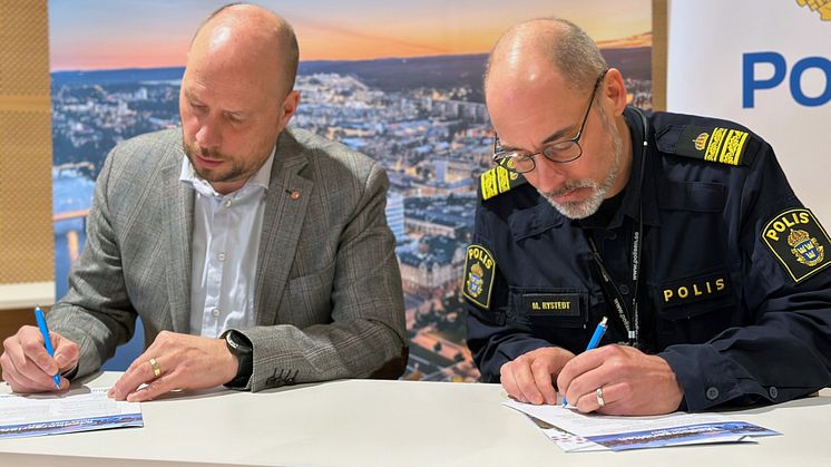 Hans Lindberg, kommunstyrelsens ordförande och Michael Rystedt, chef LPO Umeå.
