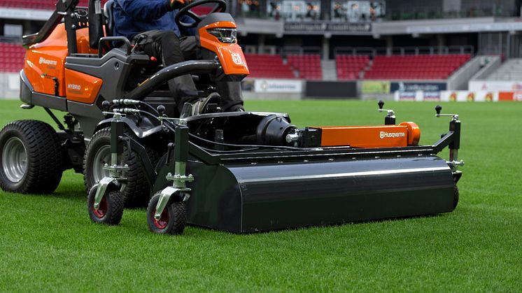 Husqvarna lanserar kostnadseffektiv lösning för skötsel av hybridgräs
