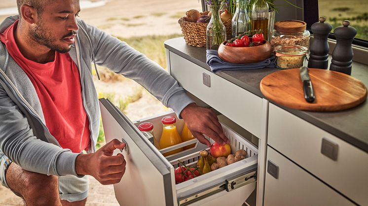 2024FordTransitNuggetLWBTitanium_9_drawer_fridge_Talent.jpg