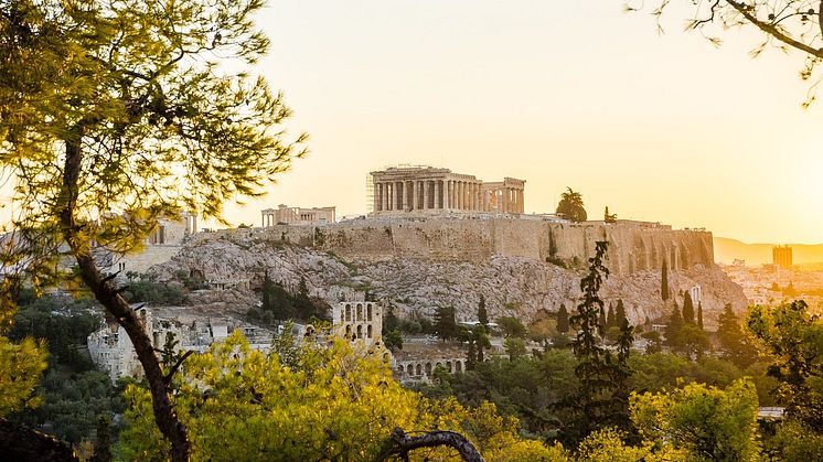 Viele der neuen Griechenland-Rundreisen im alltours Sommerprogramm 2024 führen nach Athen.