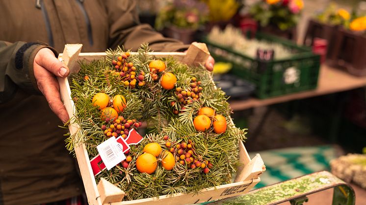 Regionale Produzenten präsentieren selbstgemachte Einzelstücke, lokale Köstlichkeiten und landestypische Traditionen