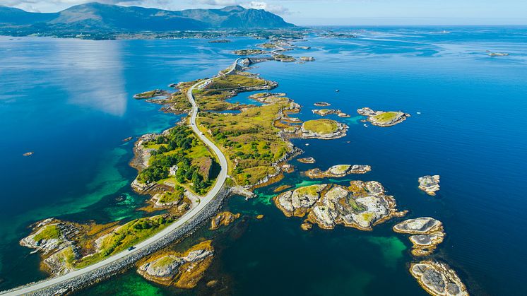 Tuff konkurrens. Världsberömda Atlanthavsvägen kommer först på femte plats när svenskarna rankar Nordens bästa roadtrip.