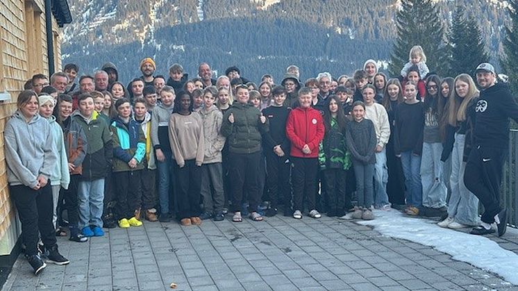 Fünf Schülerinnen der Ludwig-Braun-Schule Hephatas waren Teil einer inklusiven Wintersportwoche. Gemeinsam mit 50 Schülerinnen der Alsfelder Albert-Schweizer-Schule und Geschwister-Scholl-Schule waren sie im Kleinwalsertal an der Grenze zu Österreich