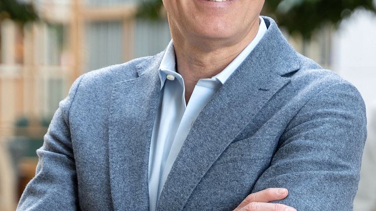 Jonas Hasselberg_stående.jpg
