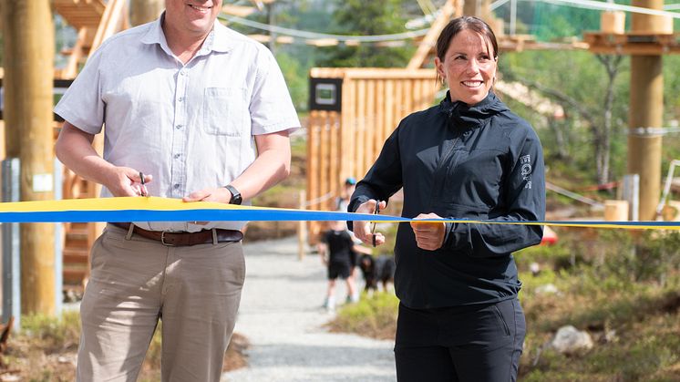 Klätterparken Vemdalen invigningen bandklippning Charlotte Kalla.jpeg