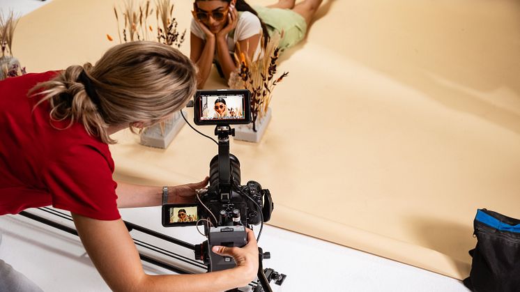 Canon EOS C80_Lifestyle_Product_on_slider_626104.jpg