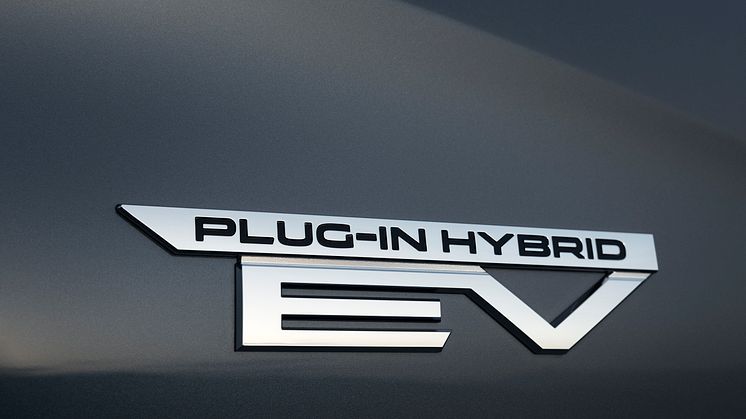 New Outlander PHEV_029L.jpg