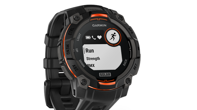 Master_4_Picture_PNG_Instinct3Solar_45mm_Schwarz_RunActivity_R.png