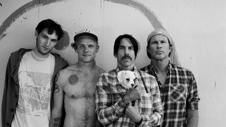 Red Hot Chili Peppers rakt in på #1 platsen på albumlistan