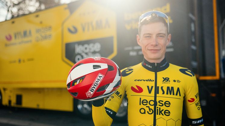 Jonas Vingegaard med Bygma hjelm 2