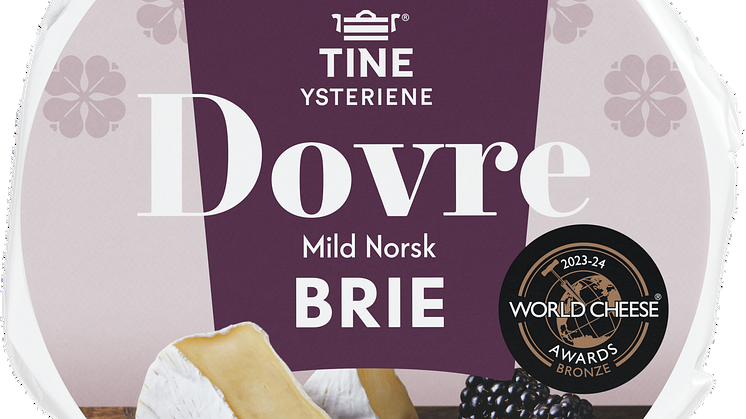 7038010020698-Dovre_Norsk_Brie_150g-1N.tif