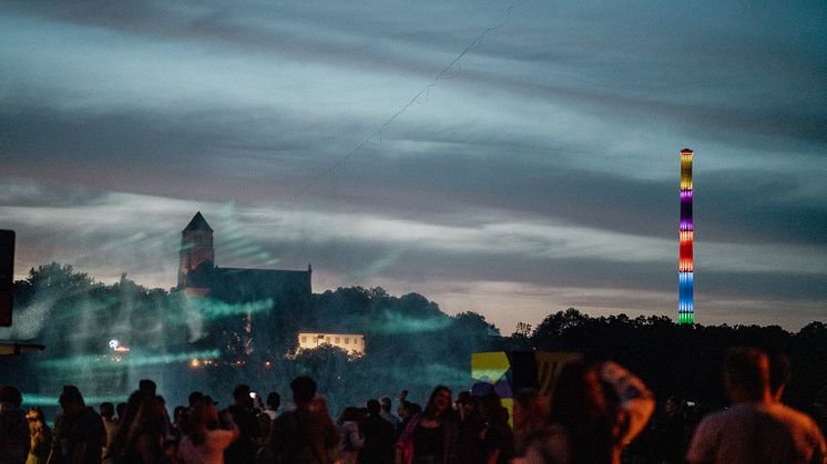 Chemnitz_Abendstimmung_auf_dem_Festival_KOSMOS_.jpg