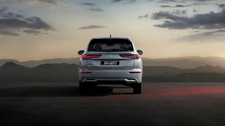 New Outlander PHEV_008L.jpg