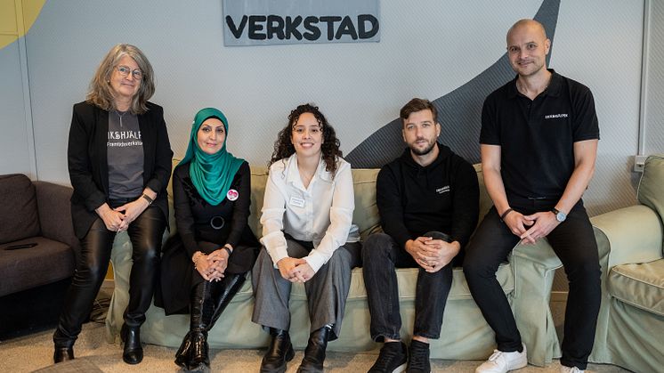 Birgitta Johansson, Sverigechef, Rossol Saaid, arbetsmarknadssamordnare, Mariam Zaoujan och Damir Softic, verksamhetsutvecklare och Håkan Giselsson, enhetschef för Erikshjälpen Framtidsverkstad i Helsingborg.