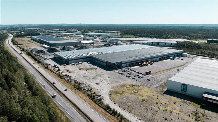Logistikkeiendommen, Solskenet 5, består av totalt 57.483 kvadratmeter plassert i Viared logistikknutepunkt i Borås i Sverige