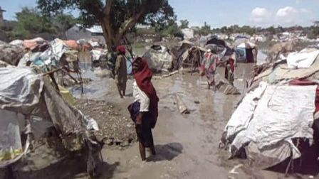 Skyfall istället för torka i Mogadishu – översvämningarna drabbar barnen värst 