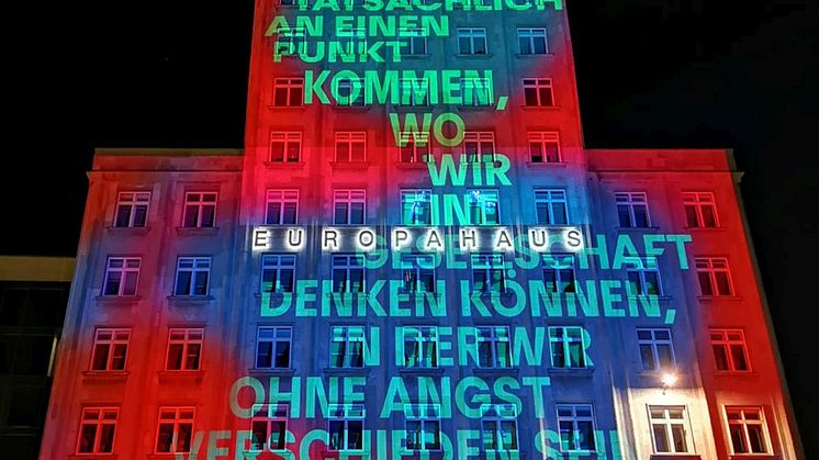 Aufbau Lichtfest Leipzig 2024: 14 Europahaus (Augustusplatz 7)