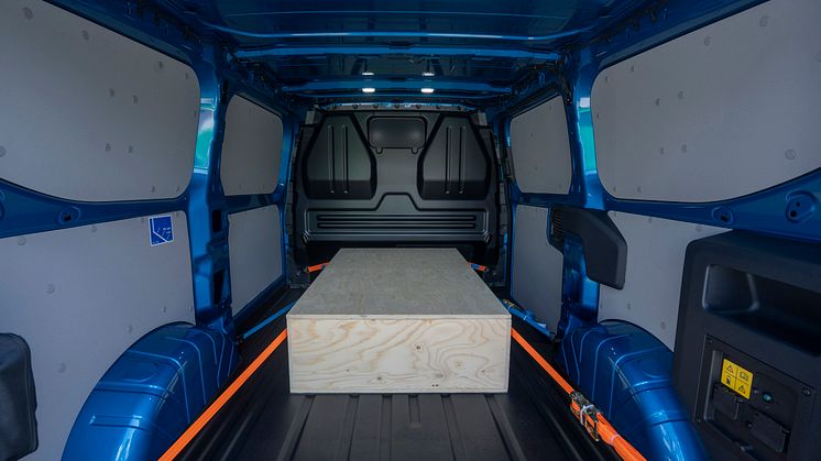 2025 Ford E-Transit Custom Sport (15).jpg