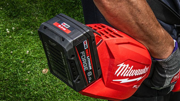Milwaukee 8 ah batteri .jpg