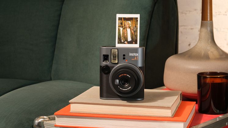 instax mini 41_stills (2).jpg