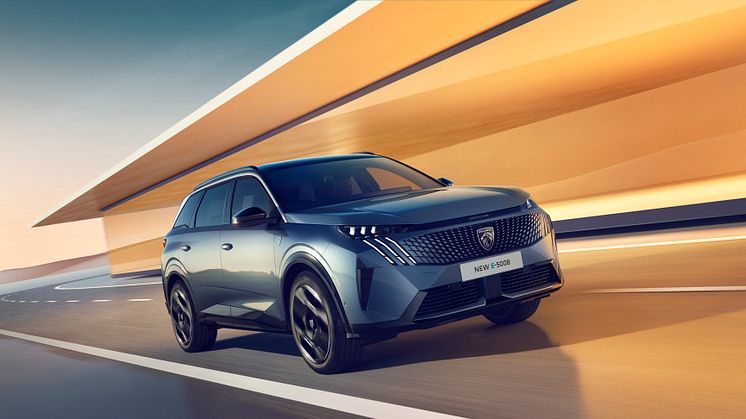 PEUGEOT E5008